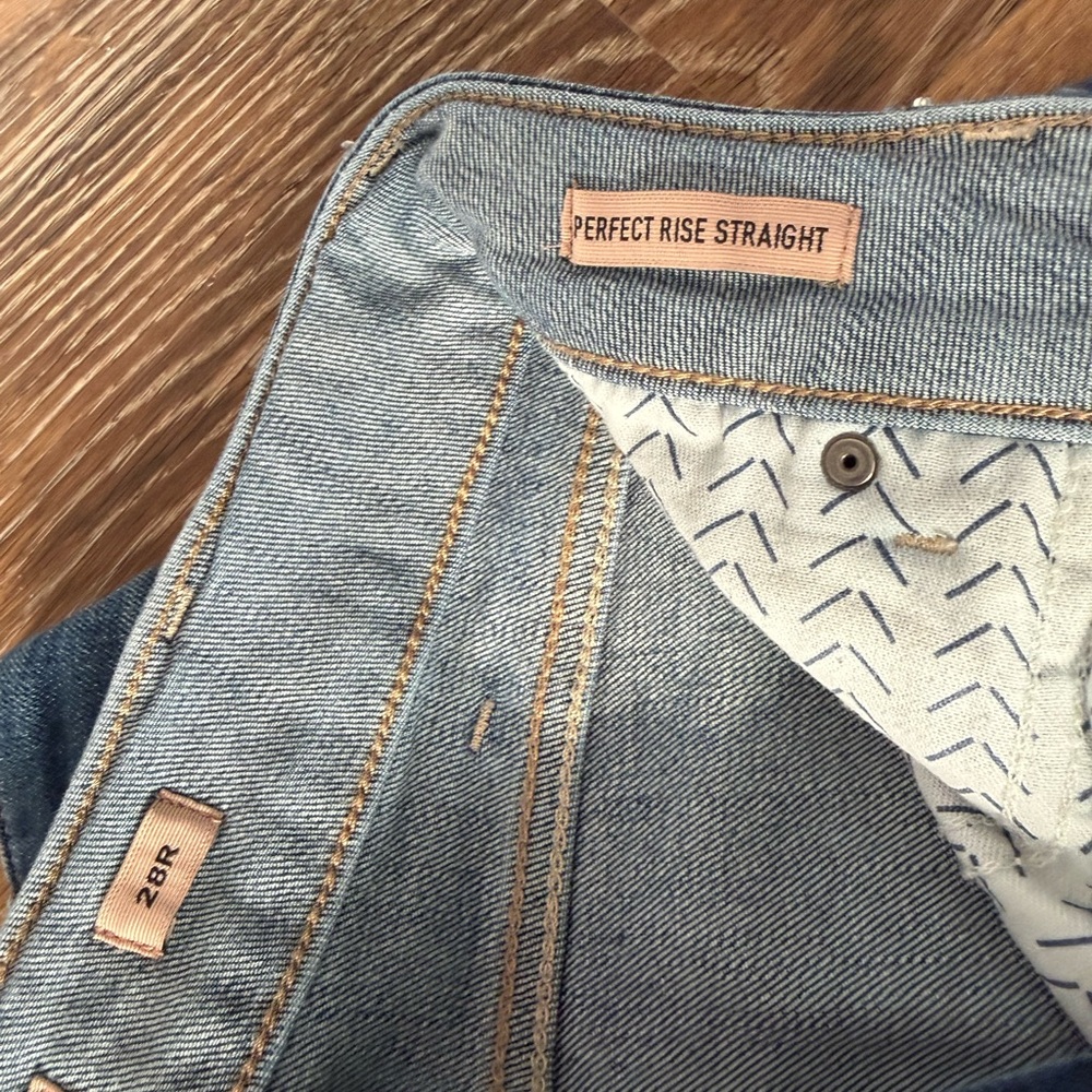 Women’s  ariat jeans